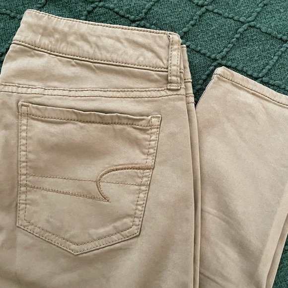Khaki stretch jegging. American Eagle. - Picture 2 of 3